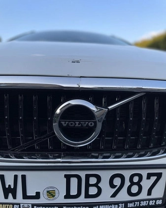 Volvo V40 cena 58500 przebieg: 185000, rok produkcji 2017 z Chęciny małe 596